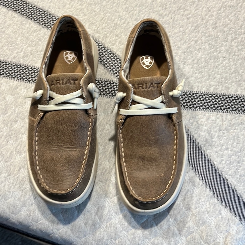 Atiat slip ons